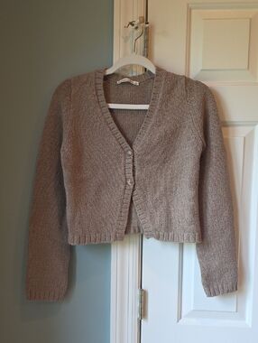 Abercrombie & Fitch Classic Taupe V-Neck Cropped Sweater Cardigan